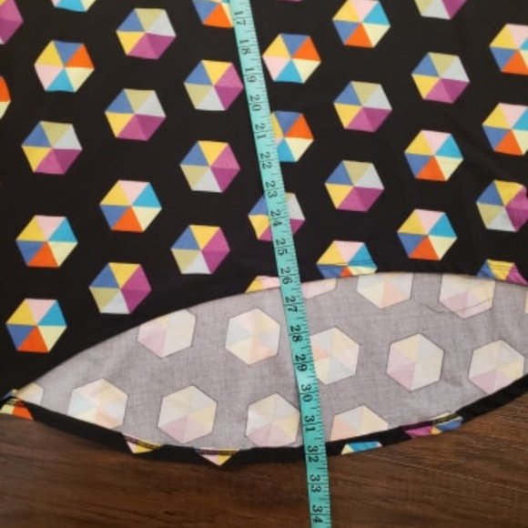 *10/$10* LulaRoe LLR Tunic Top Geometric Print - Picture 4 of 5